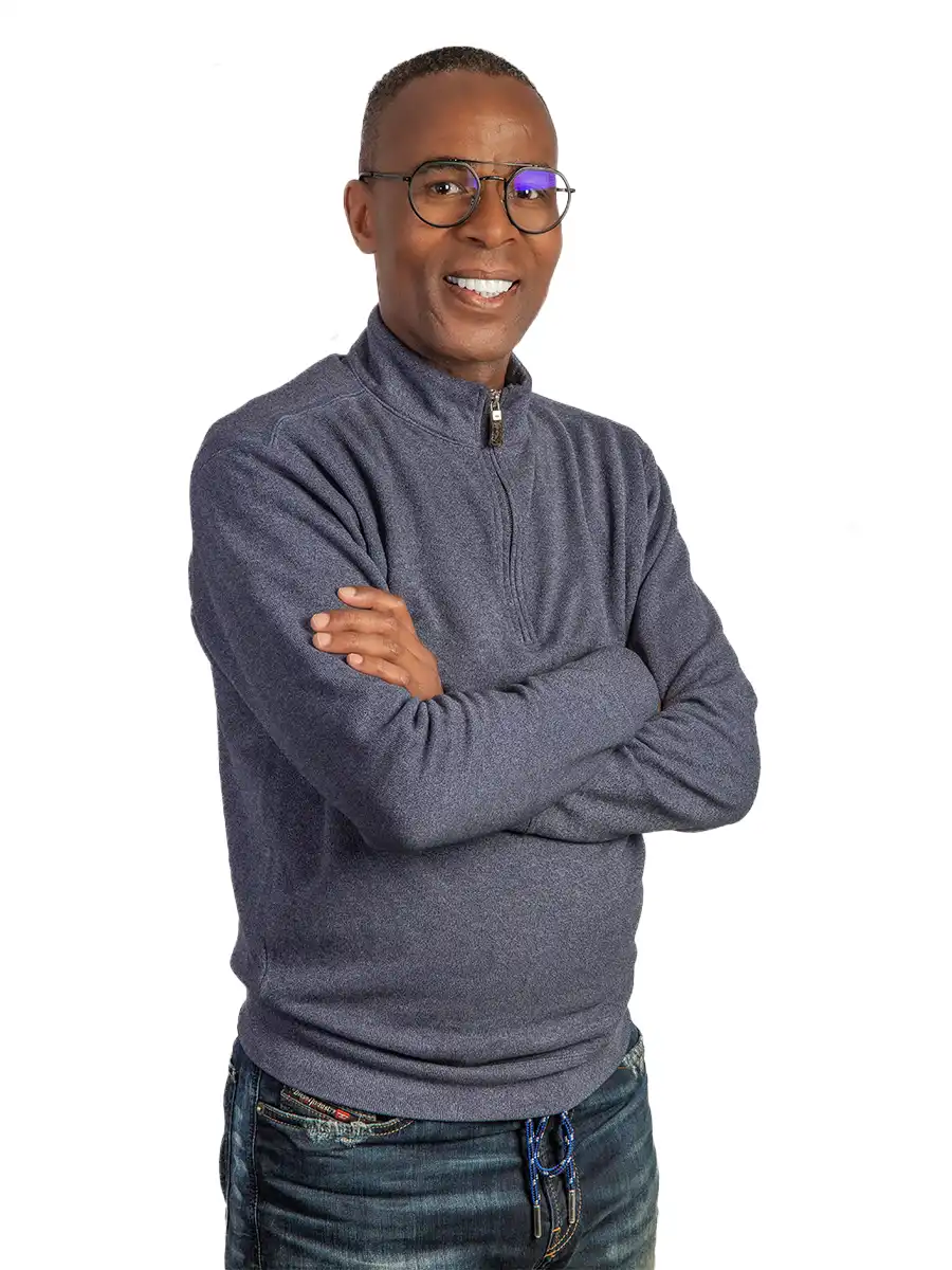 Portrait of Dr. Thamsanqa Mweli, diagnostic radiologist with a special interest in pain management, trained at Massachusetts General Hospital.